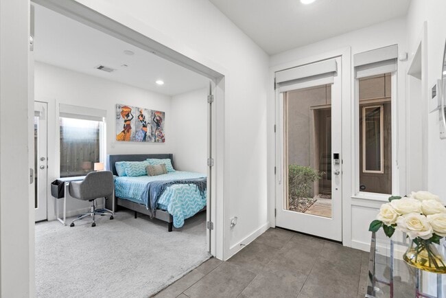 Photo - 1925 Shearn St