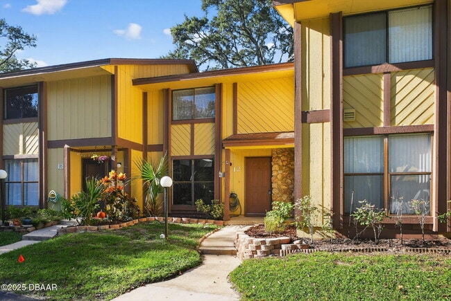 Building Photo - 12 Glen Arbor Park