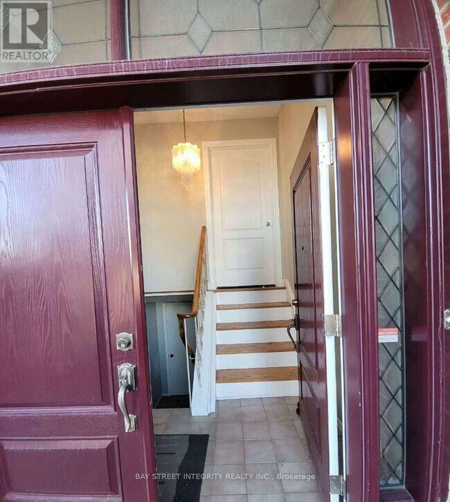 Photo - 61 Chartland Blvd S