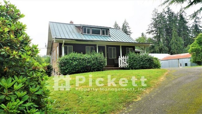 3 Bedroom Poulsbo Farmhouse With Lots Of C... - 3 Bedroom Poulsbo Farmhouse With Lots Of C...
