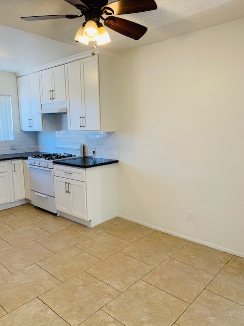 Photo - 4565 Oakwood Ave