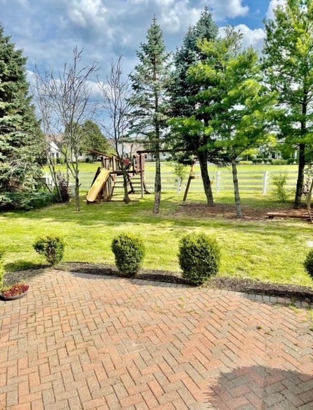 Photo - 7133 Winterbek Ave