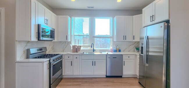 Building Photo - 3600 W 26th St Unit 3R Rental