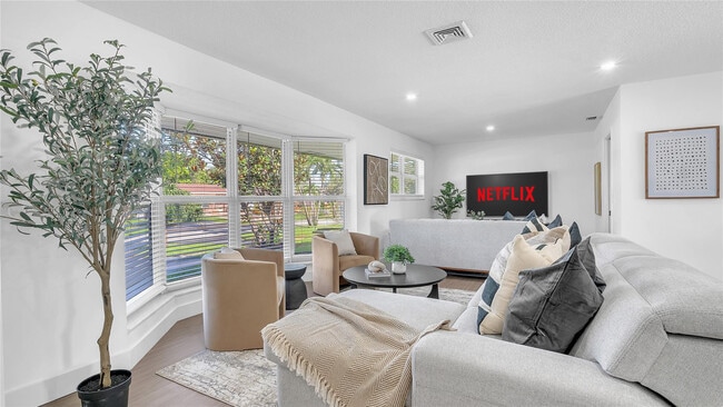 Photo - 2201 N 50th Ave