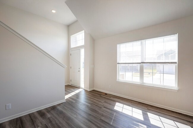 Photo - 707 Shane Ln