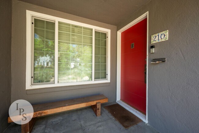 Photo - Beautifully Updated Fresno High Home - Walkable to Gazebo Gardens, 3BR/1BA, Partially Furnished