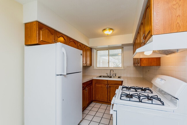 Photo - 7406 Randolph St.