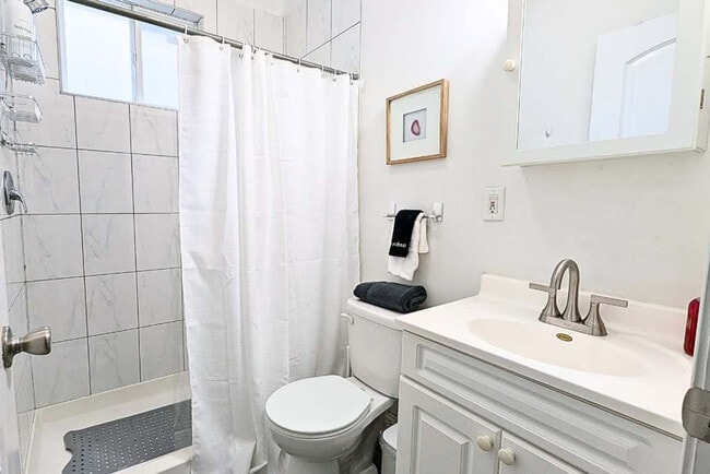 Photo - 108 Gotthart St Unidad ID1302408P