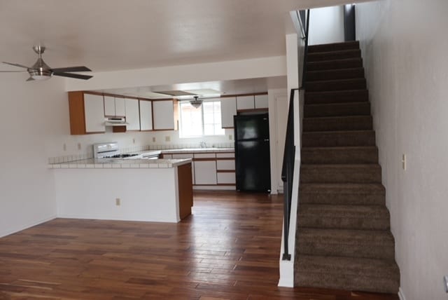 Building Photo - 571 S Evergreen Dr