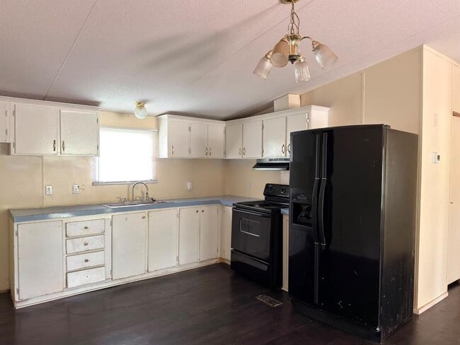 8607 Burleson Manor Rd