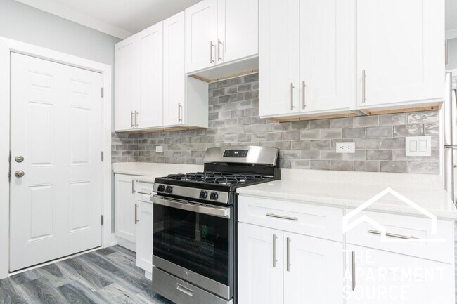 Photo - 3821 N Greenview Ave Unit 2W