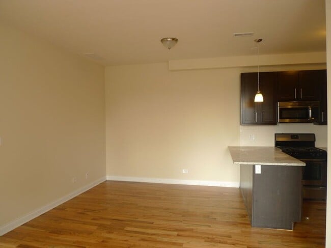 Photo - 1538 W North Ave Apartments Unit 2
