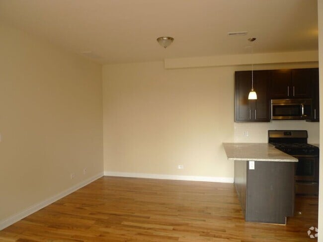 Building Photo - 1538 W North Ave Unit 2 Rental