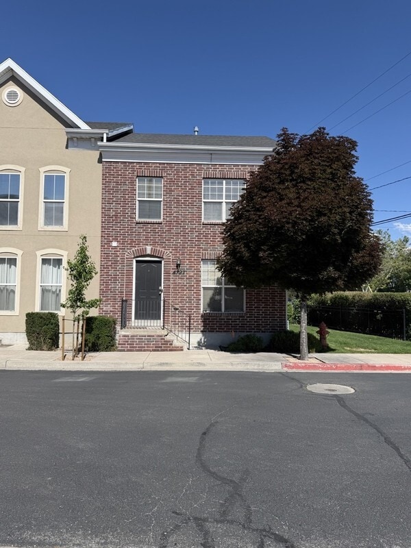 Building Photo - 4797 Huntly Dr