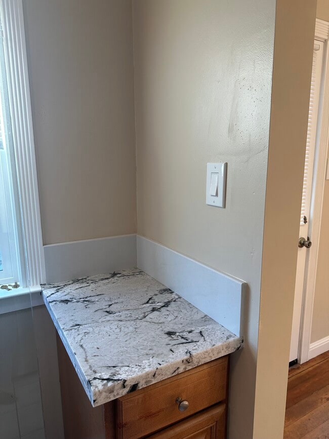 Photo - 119 Commercial St