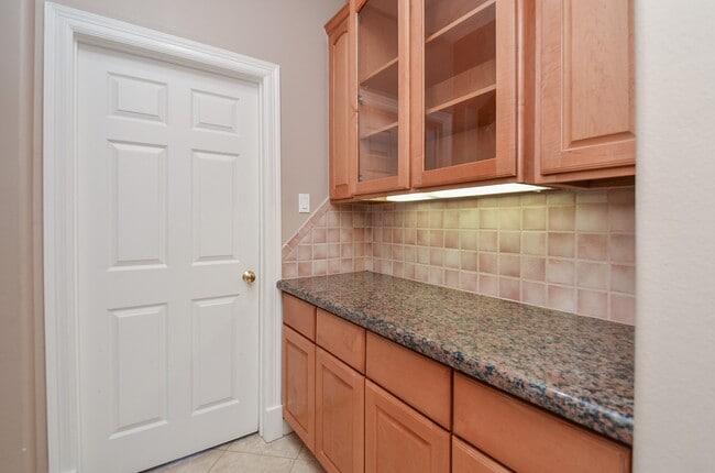 Photo - 5835 Stratford Gardens Dr