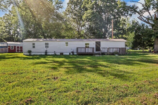 Photo - Cozy 3-bed 2-bath in a quiet spot.