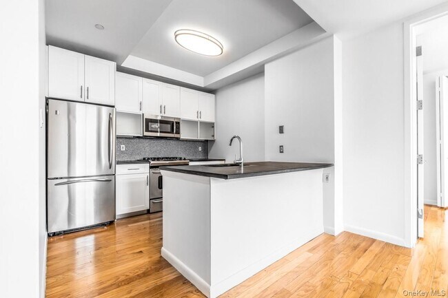 Photo - 48-21 5th St Unit 4M