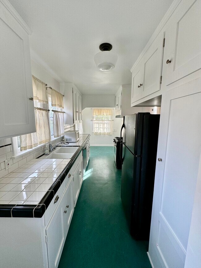 1855 S Cochran Ave House House Rental in Los Angeles, CA