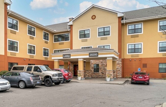 Furnished Studio-Detroit - Roseville