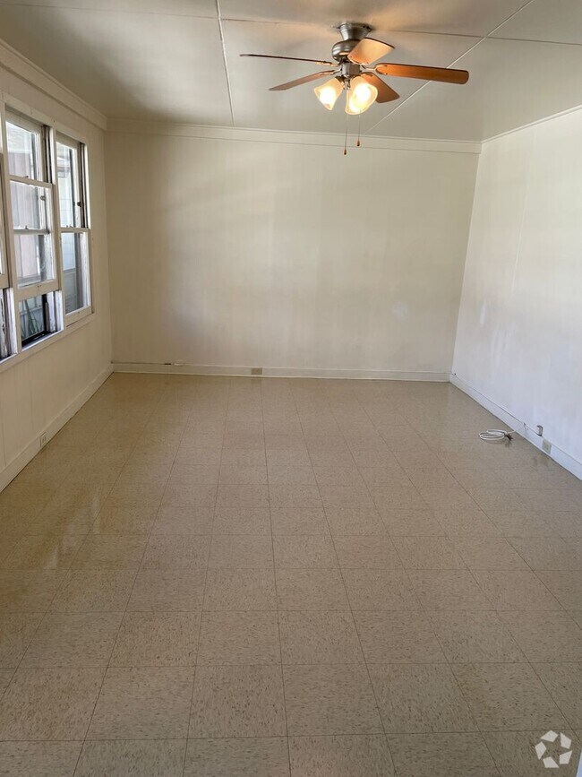Building Photo - Kapiolani - Lauiki Street - 2/1/1 - $1,350 Unit 6 Rental