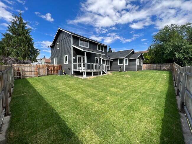 Photo - 610-612 12th St NE