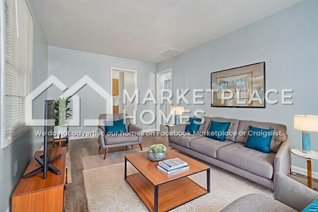 Photo - 2842 Mango Cir NW