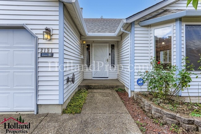 Photo - Lovely Single-Level Hillsboro Home with Br...