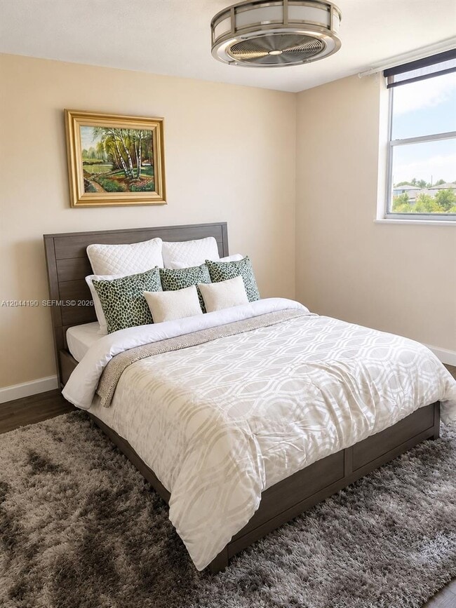Photo - 2821 Somerset Dr Unit 312