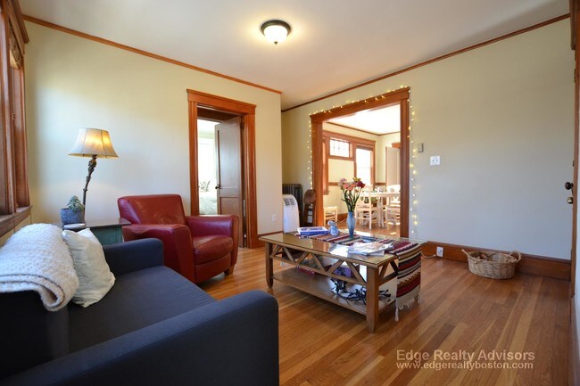 23 Willoughby St Unit 2