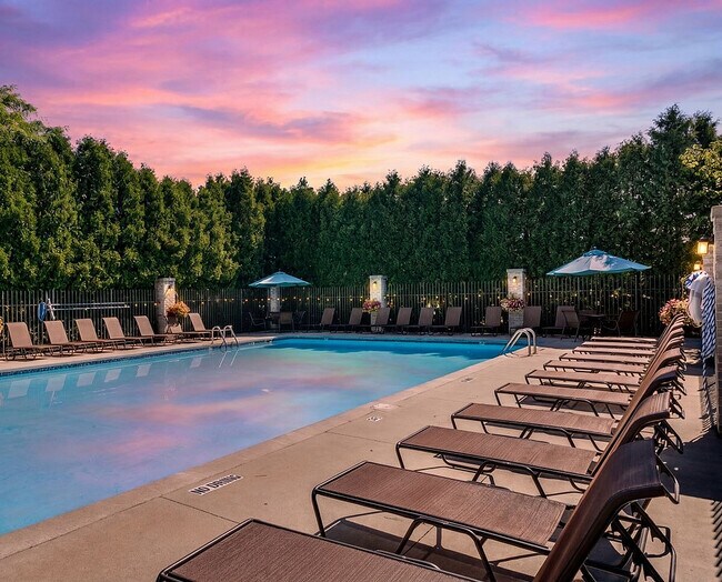 Piscina de Clearview Apartments en Sunset - Clearview