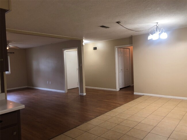 Photo - 307 Moss Hill Ln