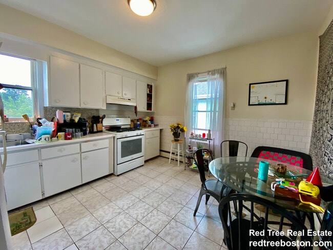 1498 Centre St Unit 2