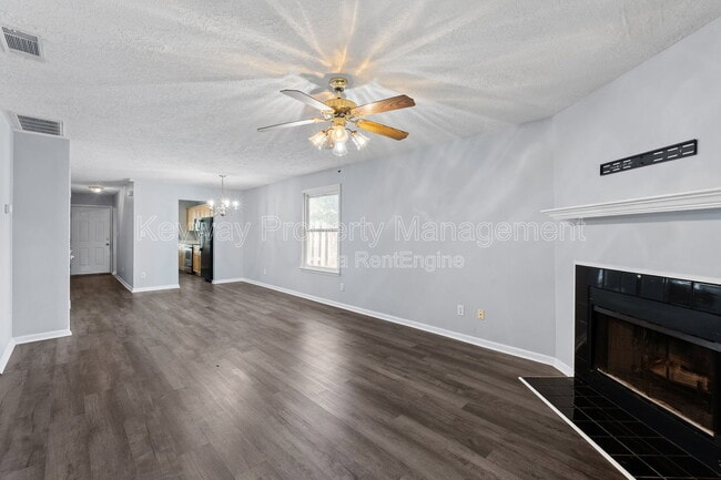 Photo - 410 Tracewood Pl