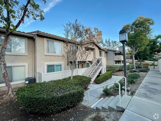 Building Photo - Gorgeously Remodeled 3 Bedroom 2 Bathroom ... Rental