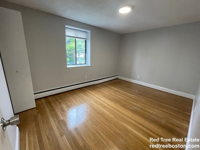Photo - 230 Babcock St Unit 3G