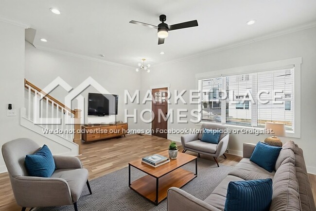 Photo - 1034 E Trinity Ln