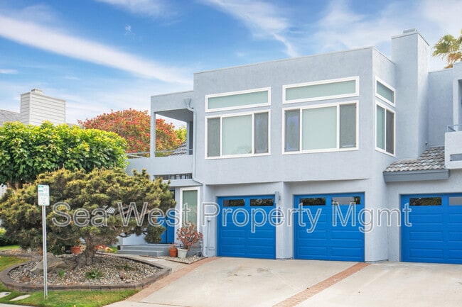 Building Photo - 846 S Cedros Ave