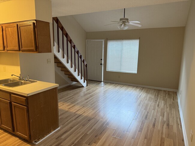 Photo - 505 63rd Ave N