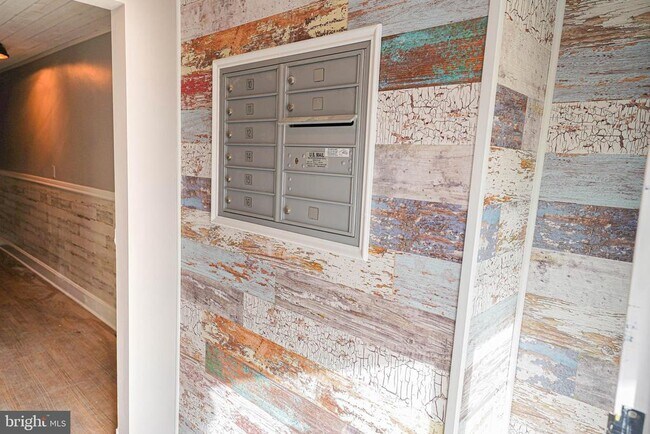 Photo - 308 N Division St Unidad 16