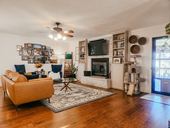 Photo - 310 Lacey Dr