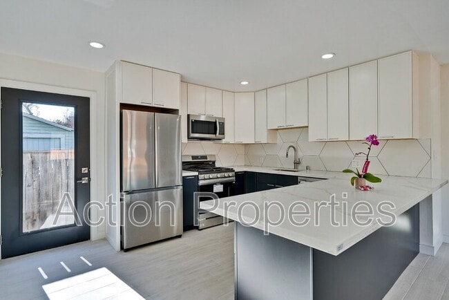 664 Ehrhorn Ave Unidad 3