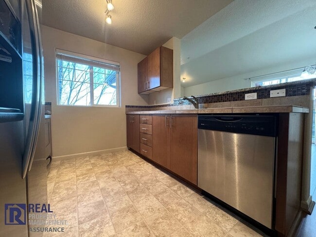 Photo - Beautiful 3 Bedroom With Utilities Included! MOVE IN READY! Unit 308