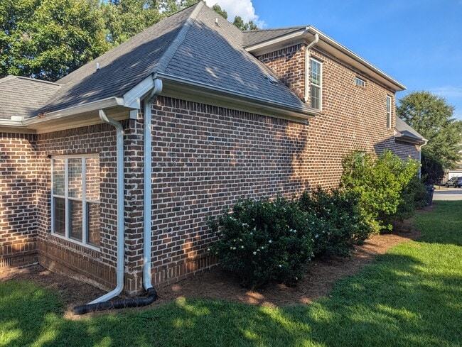 210 Arden Ln