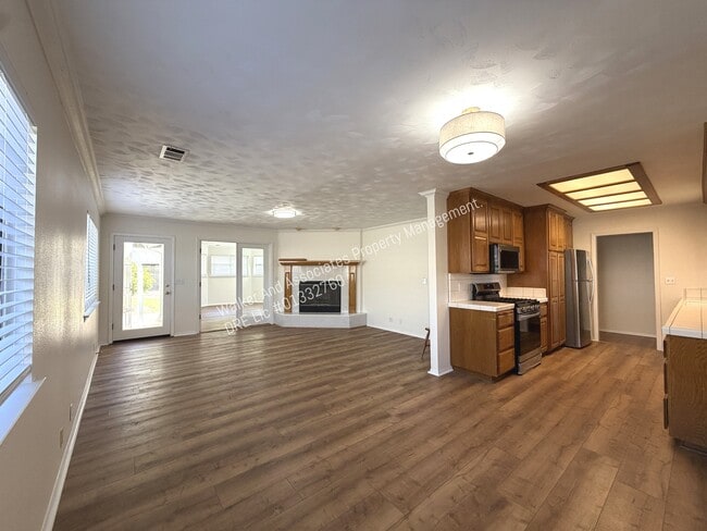 344 Eileen Ln