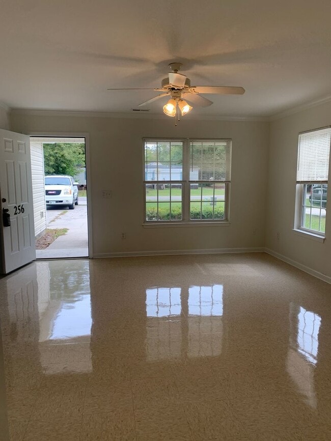 Photo - 3 Bedroom 2 Bath House on Avondale Availab...