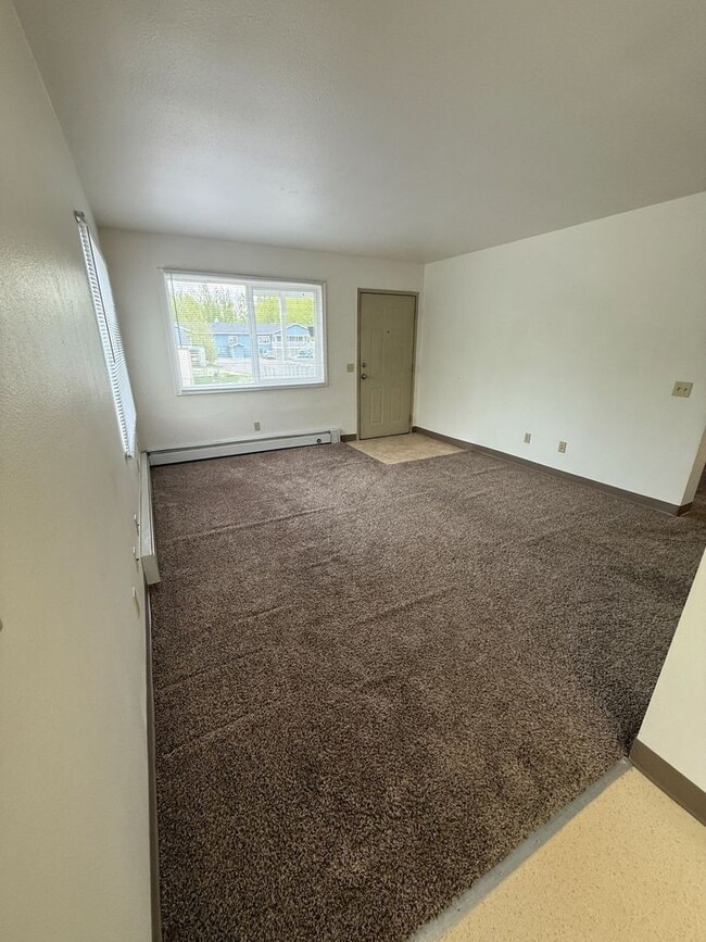 Photo - 2 BD, 1 BA Apartment Nestled Back on a Culd-de-Sac Unidad 4008 #28