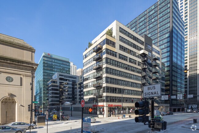 Photo - Metropolitan Place