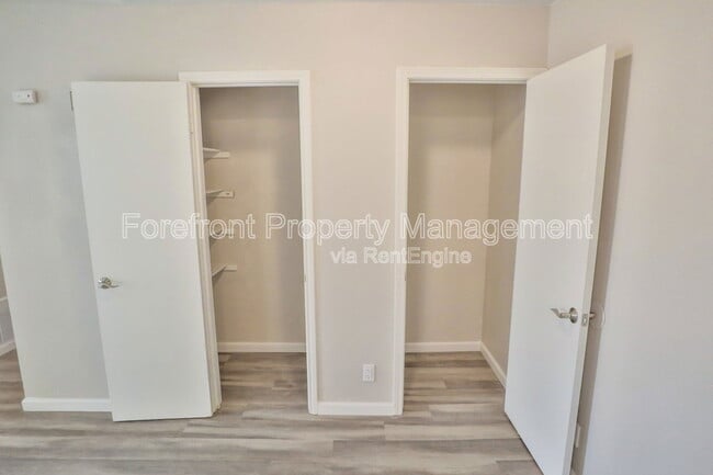 Photo - 5611 Lochmoor