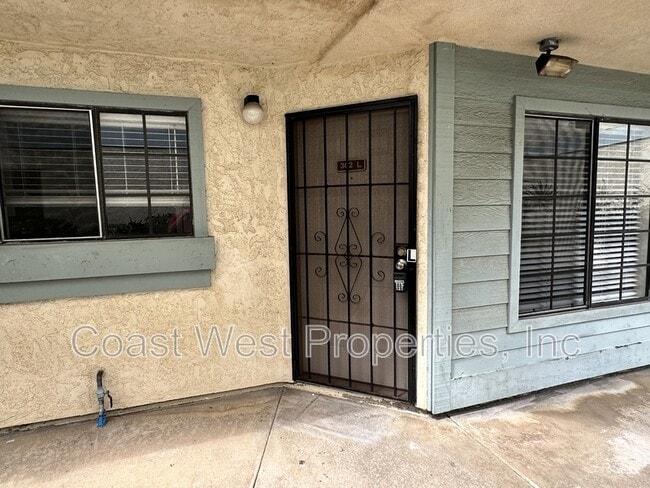 Building Photo - 382 Acacia Ave